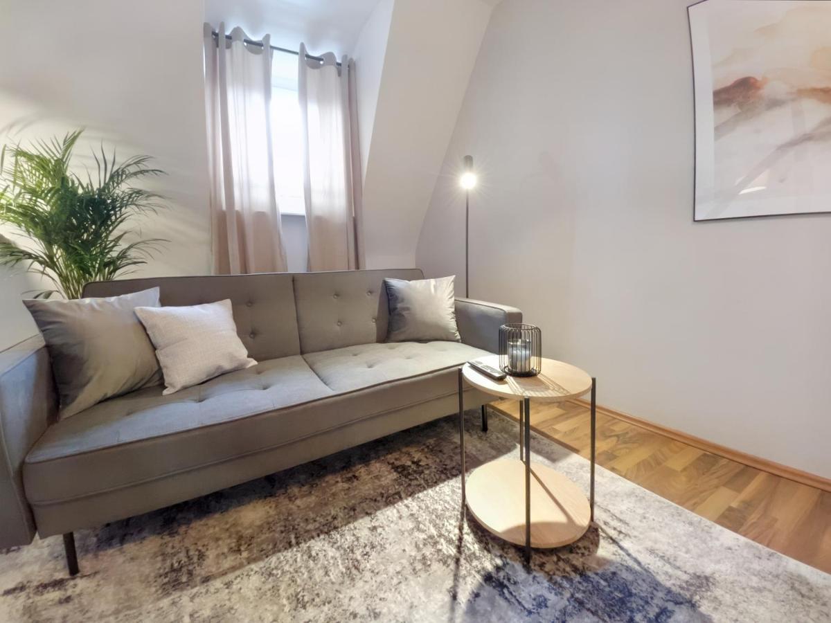 Milpau Recklinghausen1 - Modernes Und Zentrales Premium-Apartment Mit Queensize-Bett, Netflix, Nespresso, Smart-Tv Und Privatparkplatz Esterno foto