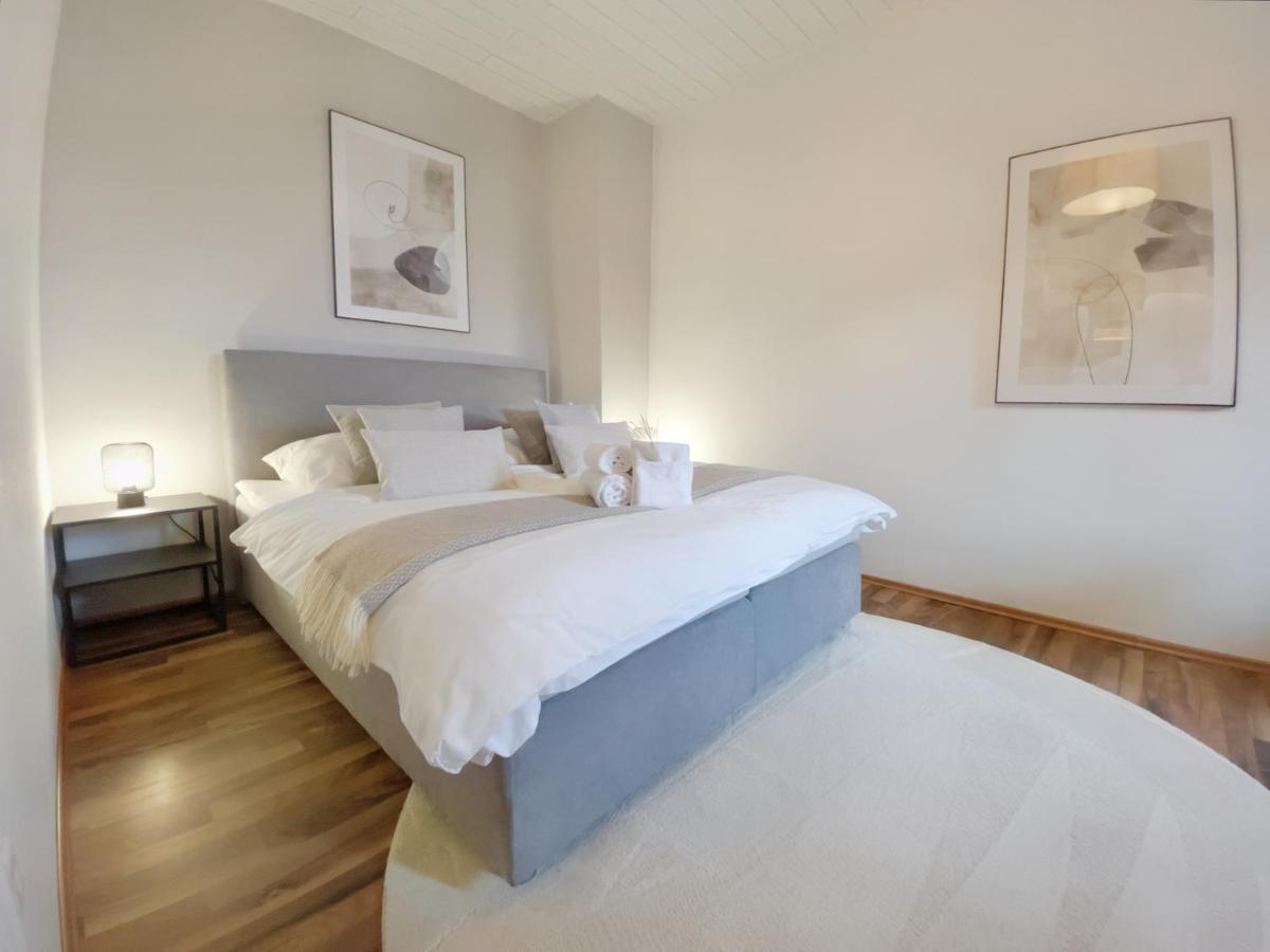 Milpau Recklinghausen1 - Modernes Und Zentrales Premium-Apartment Mit Queensize-Bett, Netflix, Nespresso, Smart-Tv Und Privatparkplatz Esterno foto