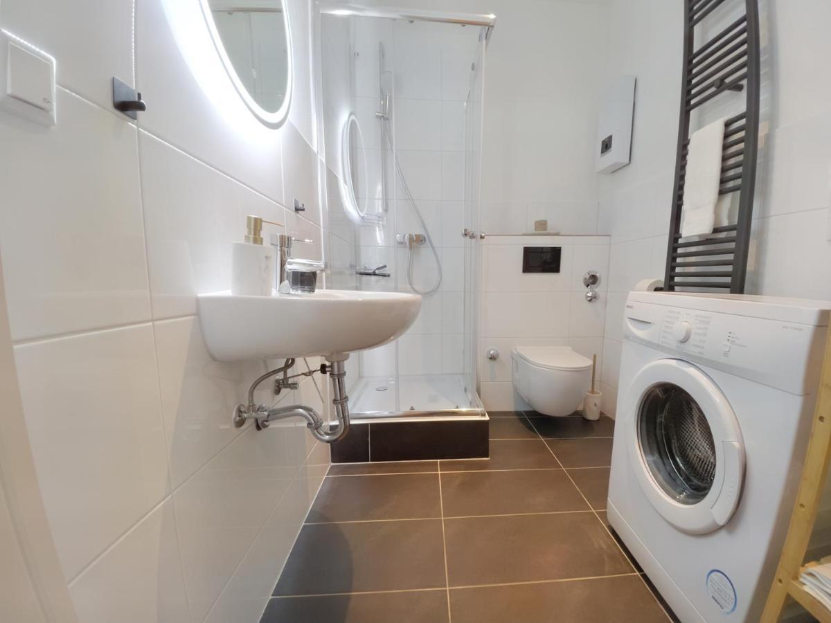 Milpau Recklinghausen1 - Modernes Und Zentrales Premium-Apartment Mit Queensize-Bett, Netflix, Nespresso, Smart-Tv Und Privatparkplatz Esterno foto